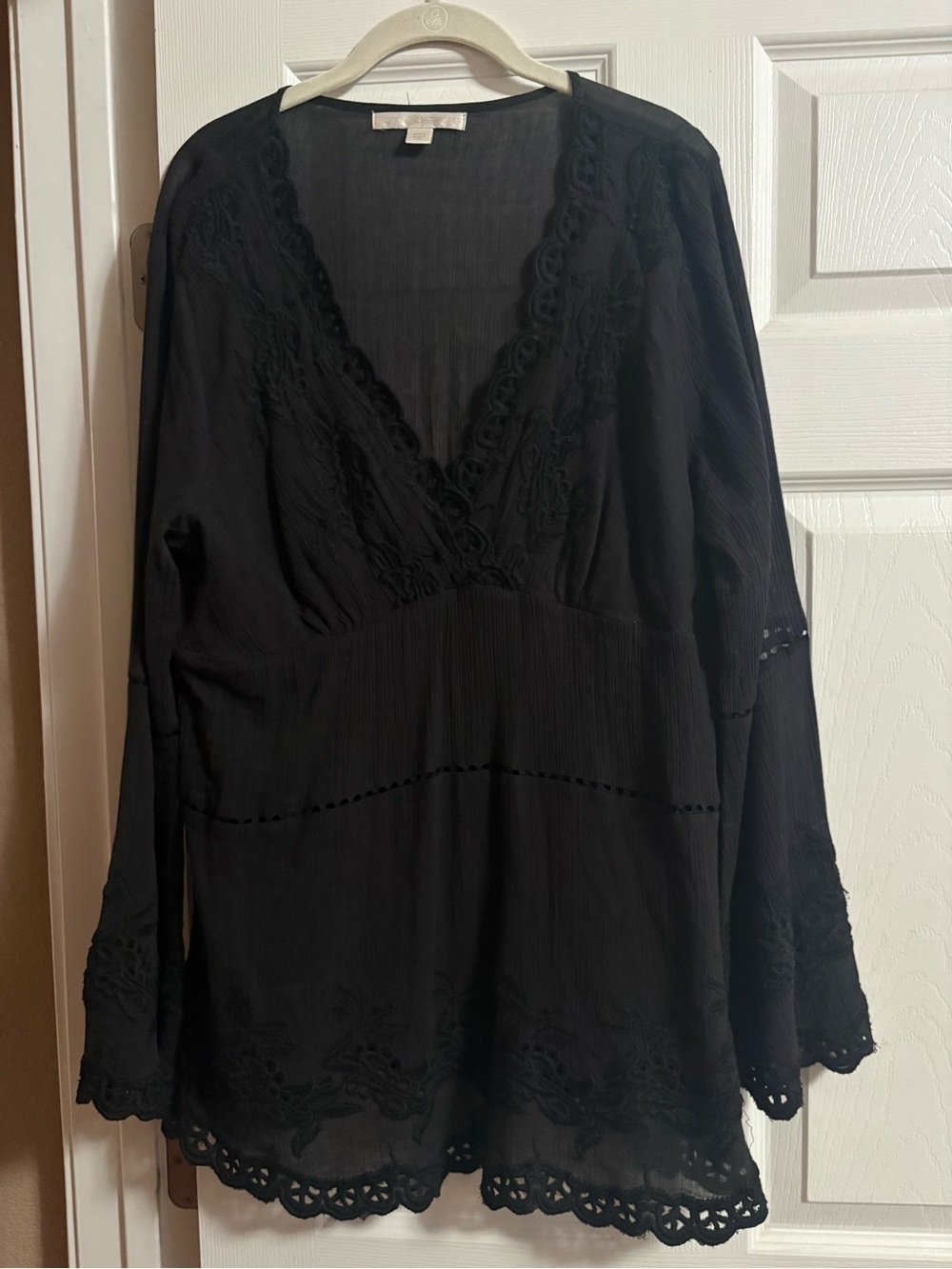 Boston Proper v neck tunic top lace eyelet feminine boho bohemian bell sleeve L